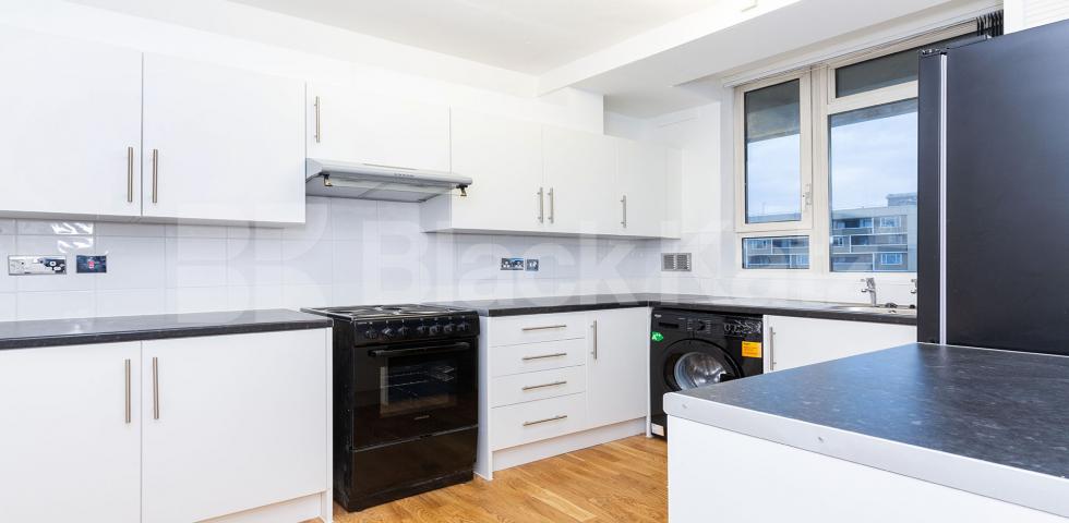 			NEWLY RENOVATED, 3 Bedroom, 1 bath, 1 reception Apartment			 Collier Street, KINGS CROSS / ISLINGTON